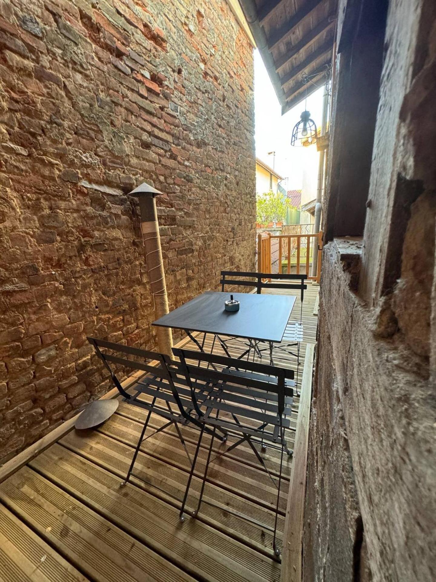 Les Chambres Tonics Montrevel-en-Bresse Exterior foto