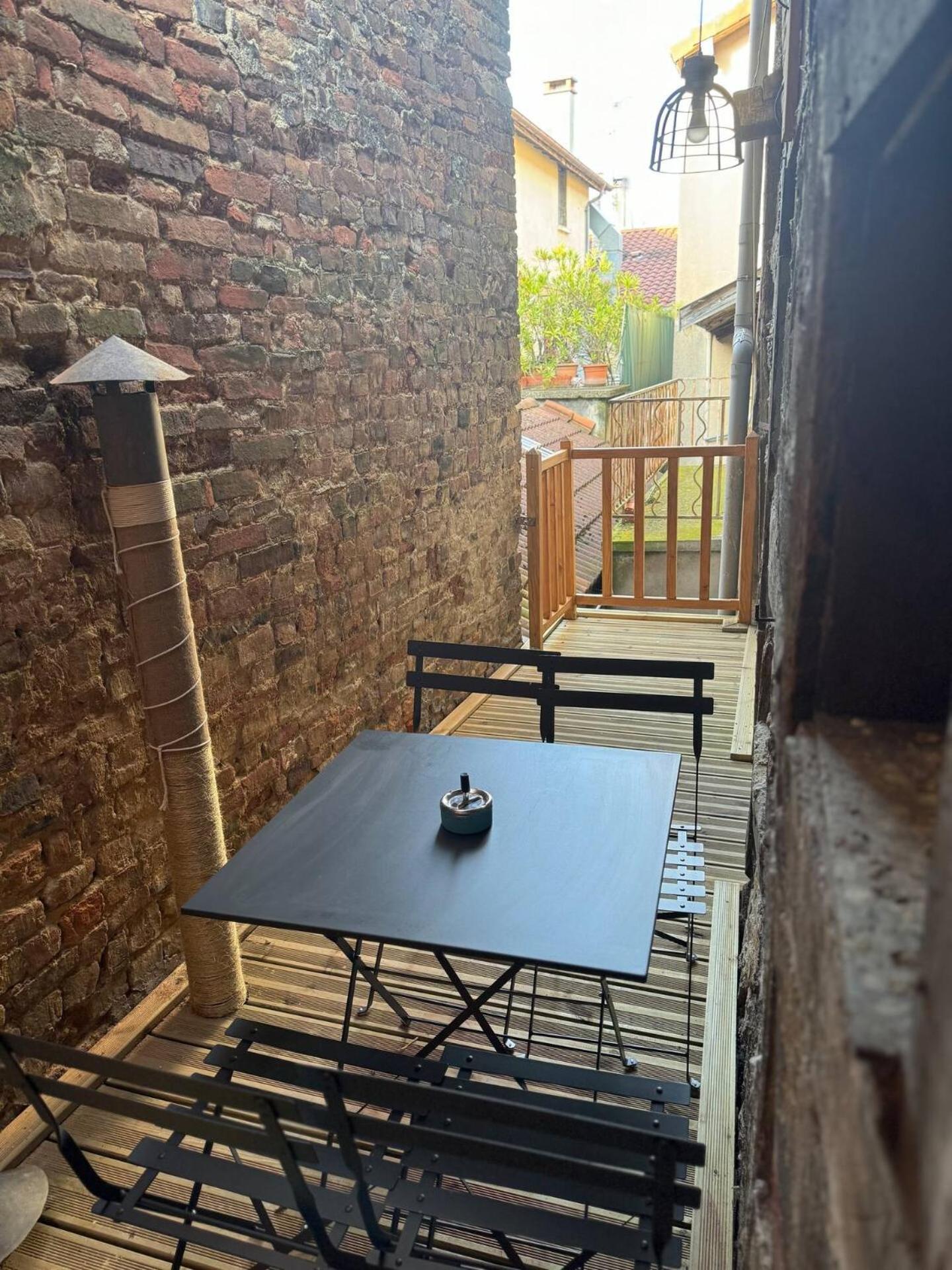 Les Chambres Tonics Montrevel-en-Bresse Exterior foto