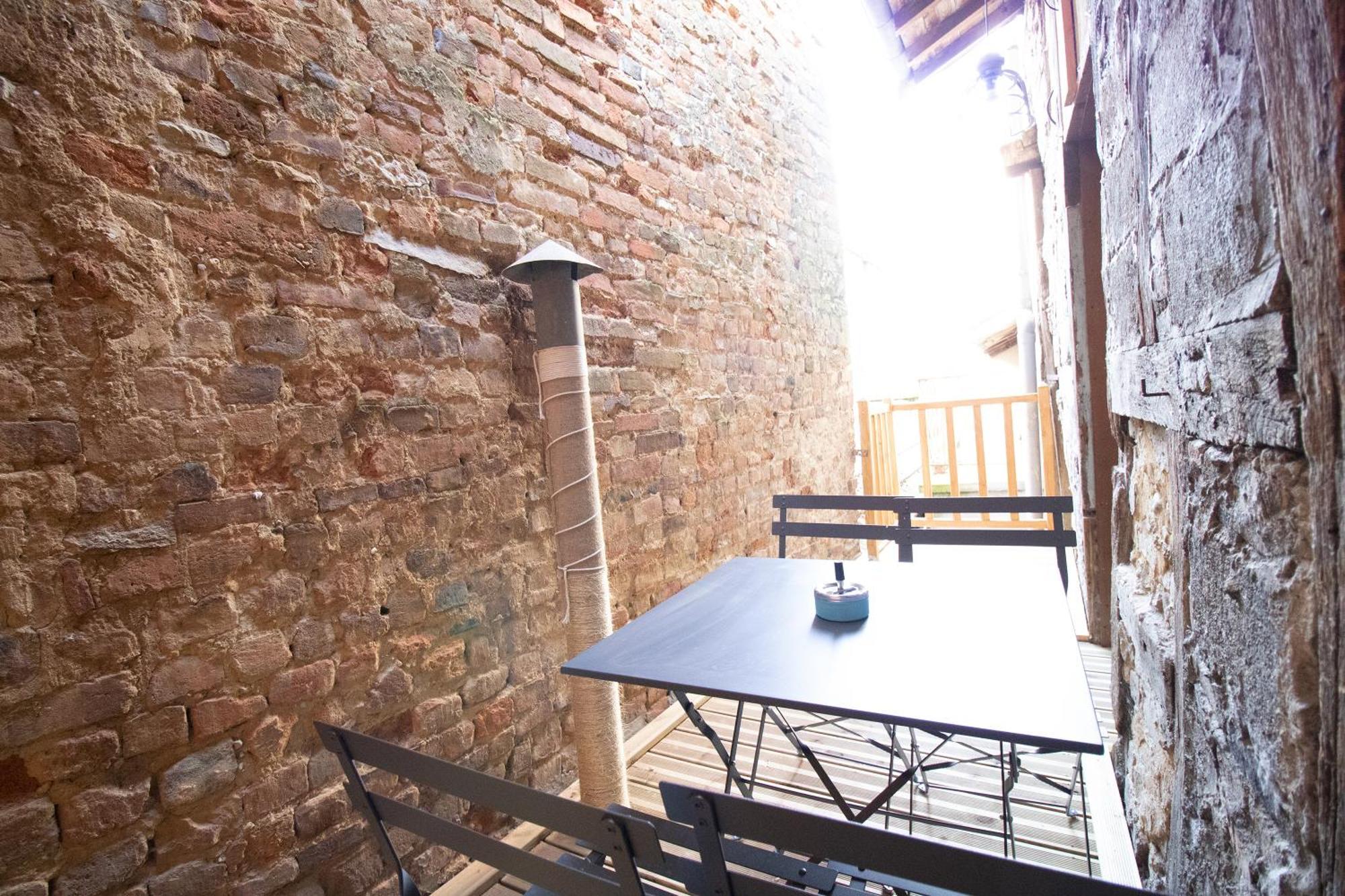 Les Chambres Tonics Montrevel-en-Bresse Exterior foto